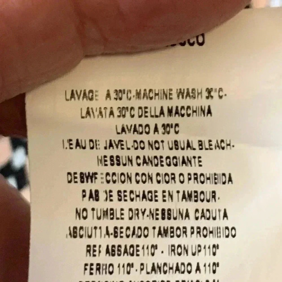 Sinequanone Parisian light weight dress w VNeck, Sleeves  and unique waistband - Picture 8 of 9